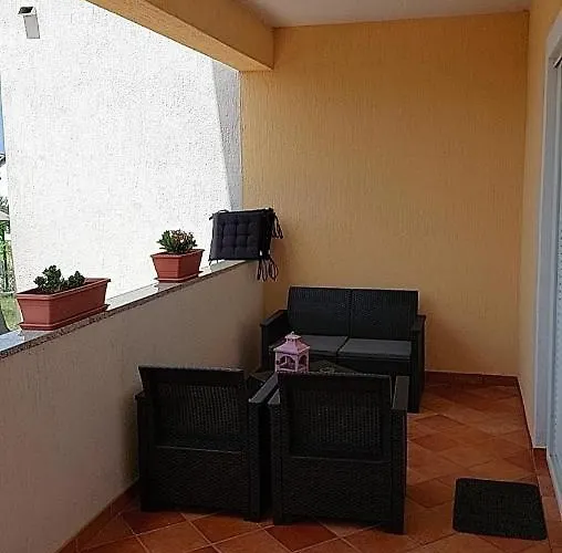 Katarina Apartman Mundanije