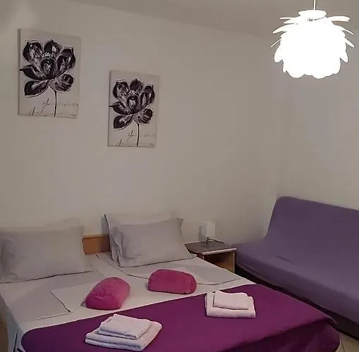 Katarina Apartman Mundanije